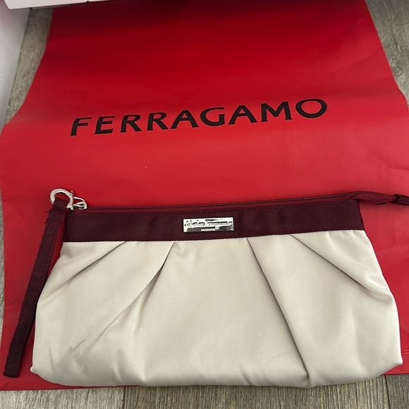 Salvatore Ferragamo Parfums Wristlet Clutch Bag NEW - Picture 2 of 6